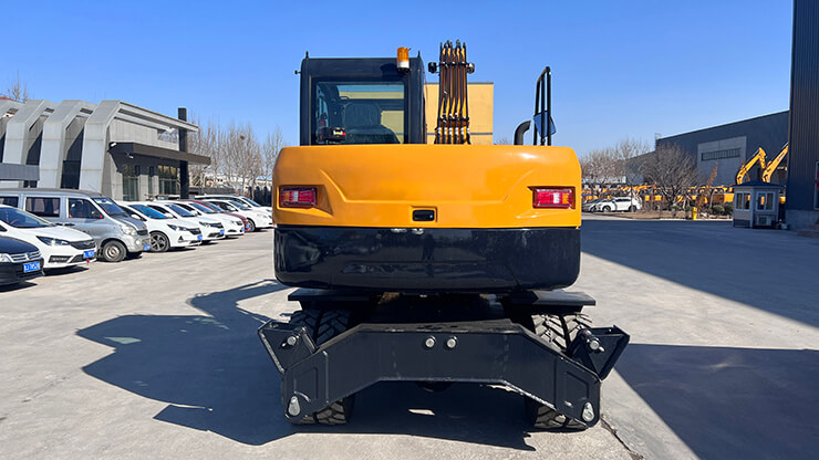 Excavadora de Ruedas 850L en Stock