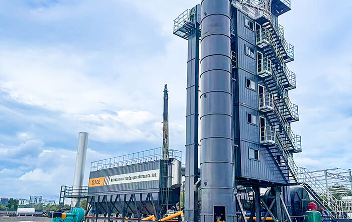 Planta de mezcla de asfalto por lotes ACE BAP200 de 200 t/h operando en Malasia