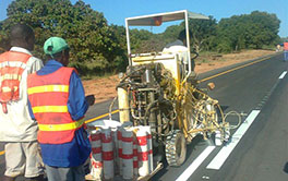 Marcador vial de pintura en frío autopropulsado ACE para proyectos viales