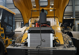Rodillo tándem vibratorio ACE con motor CUMMINS y accionamiento de doble tambor