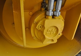Control de frecuencia variable y dirección articulada para compactador ACE