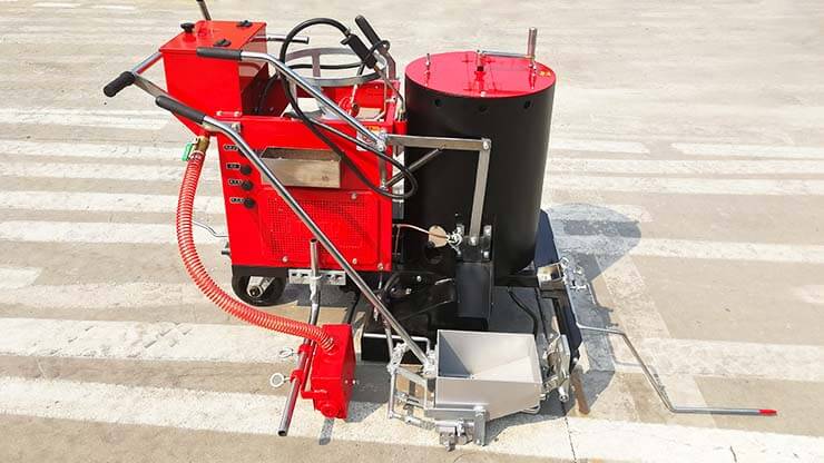 Máquina Autopropulsada de Marcado Vial Convexo Termoplástico en Venta